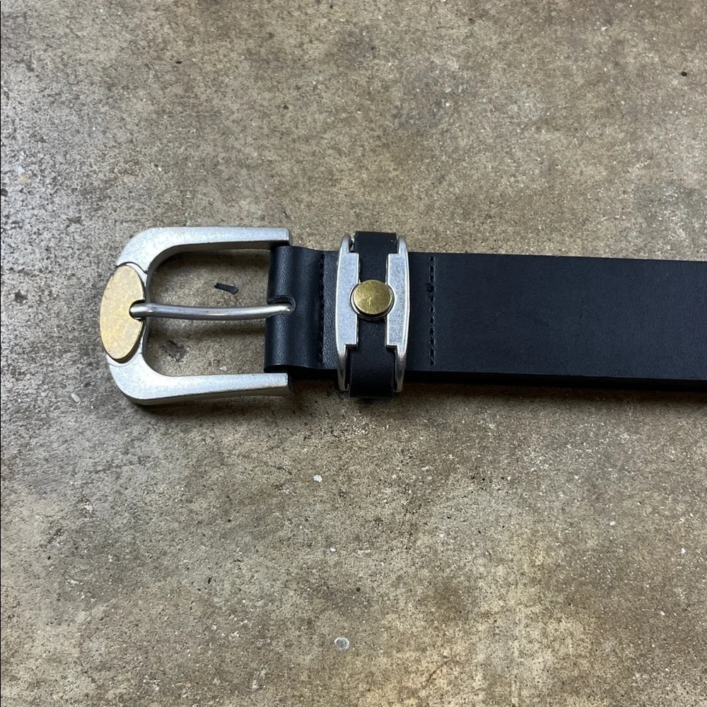 Men’s Black Leather Belt with Silver Buckle Size: 52